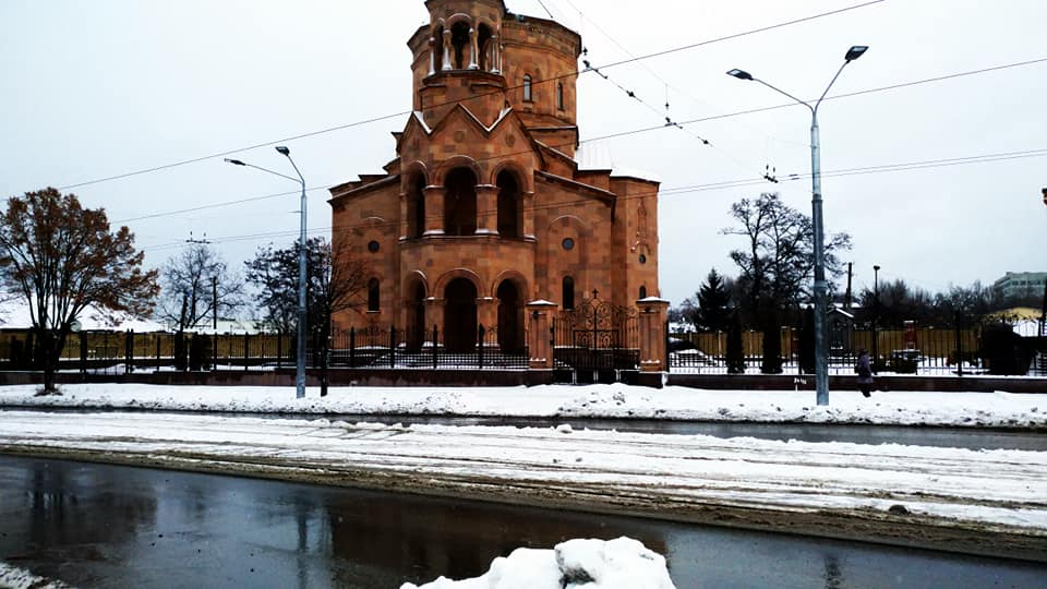 В Днепре на Курчатова правят недочёты: как изменились остановочные знаки и таблички. Новости Днепра