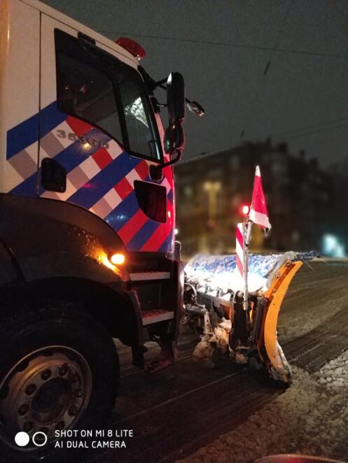 Пока вы спали: коммуналщики Днепра спасали город от снега (фото, видео). Новости Днепра