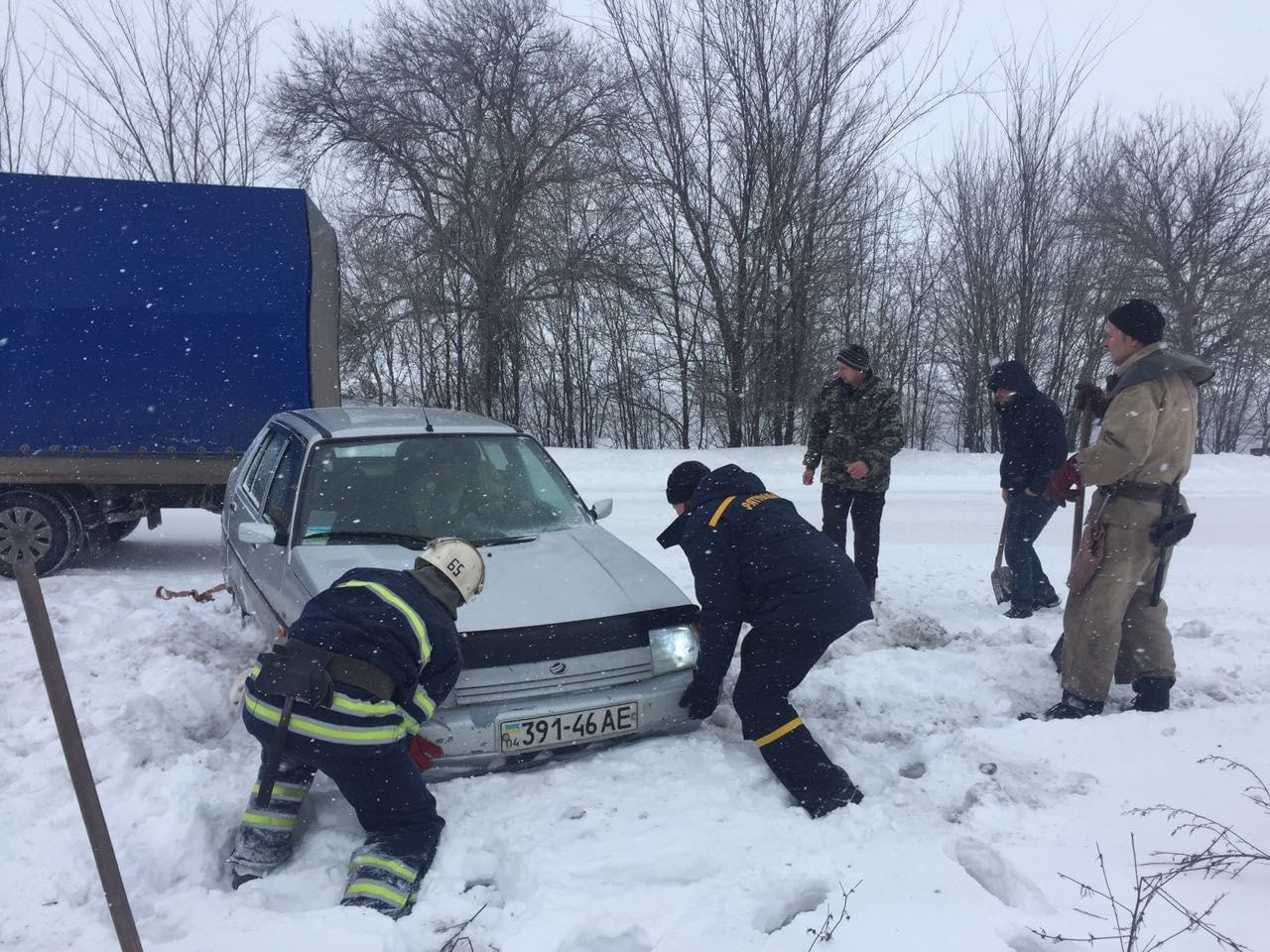 Машины массово попадают в кюветы на междугородних трассах. Новости Днепра