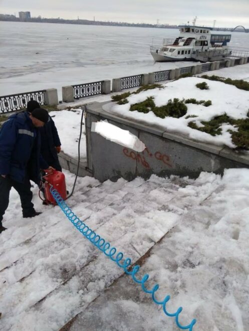 Желание только портить: вандалы добрались до Набережной Днепра. Новости Днепра