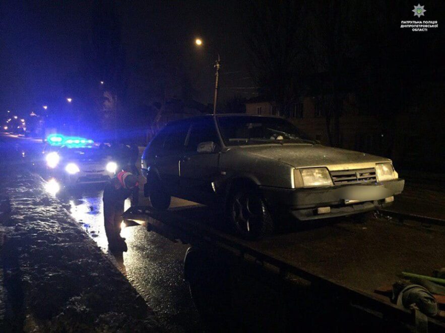 В Днепре водитель под градусом нападал на полицейских. Новости Днепра