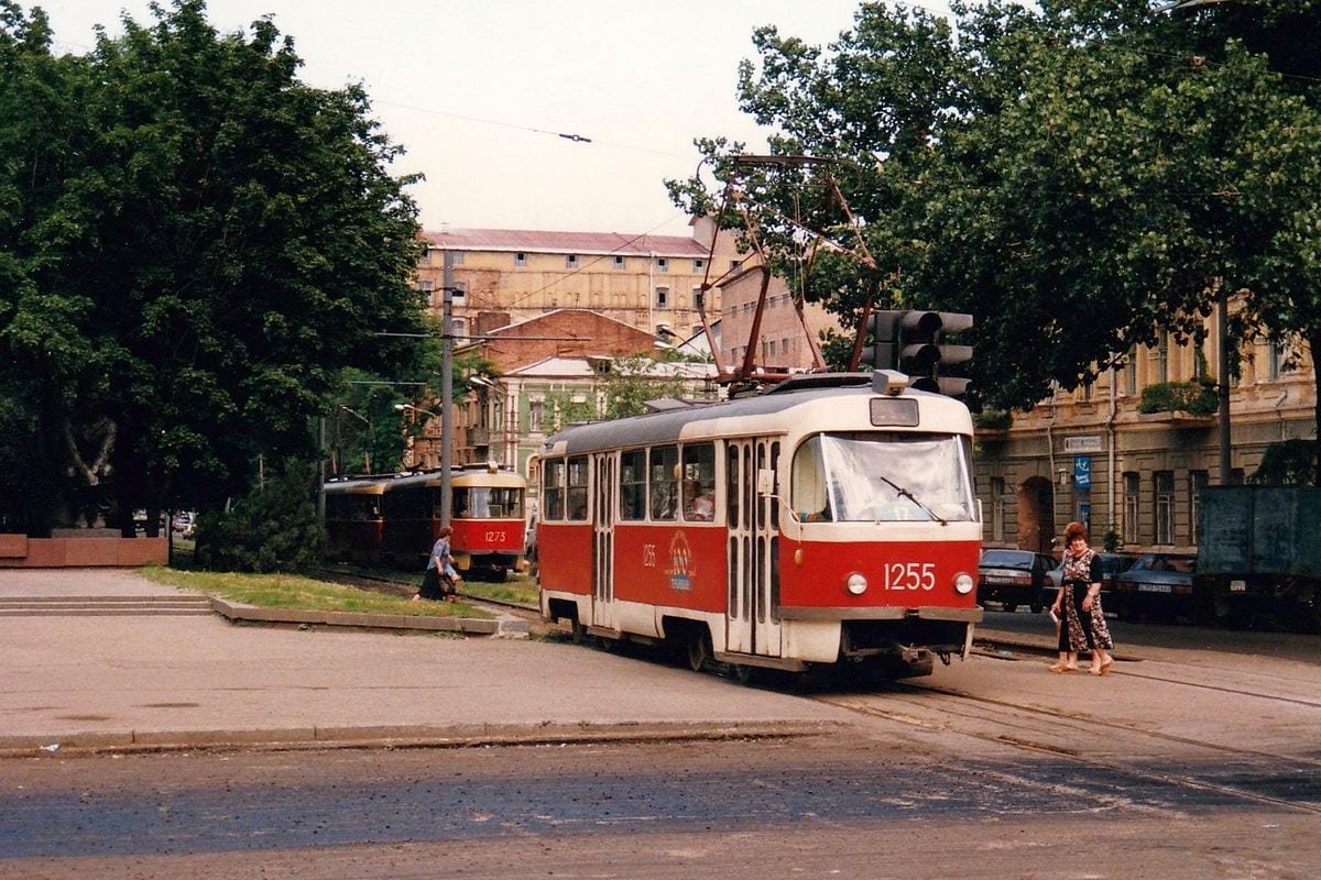 Электропаутина города: в сети появились фото трамваев Днепра 1997 года. Новости Днепра