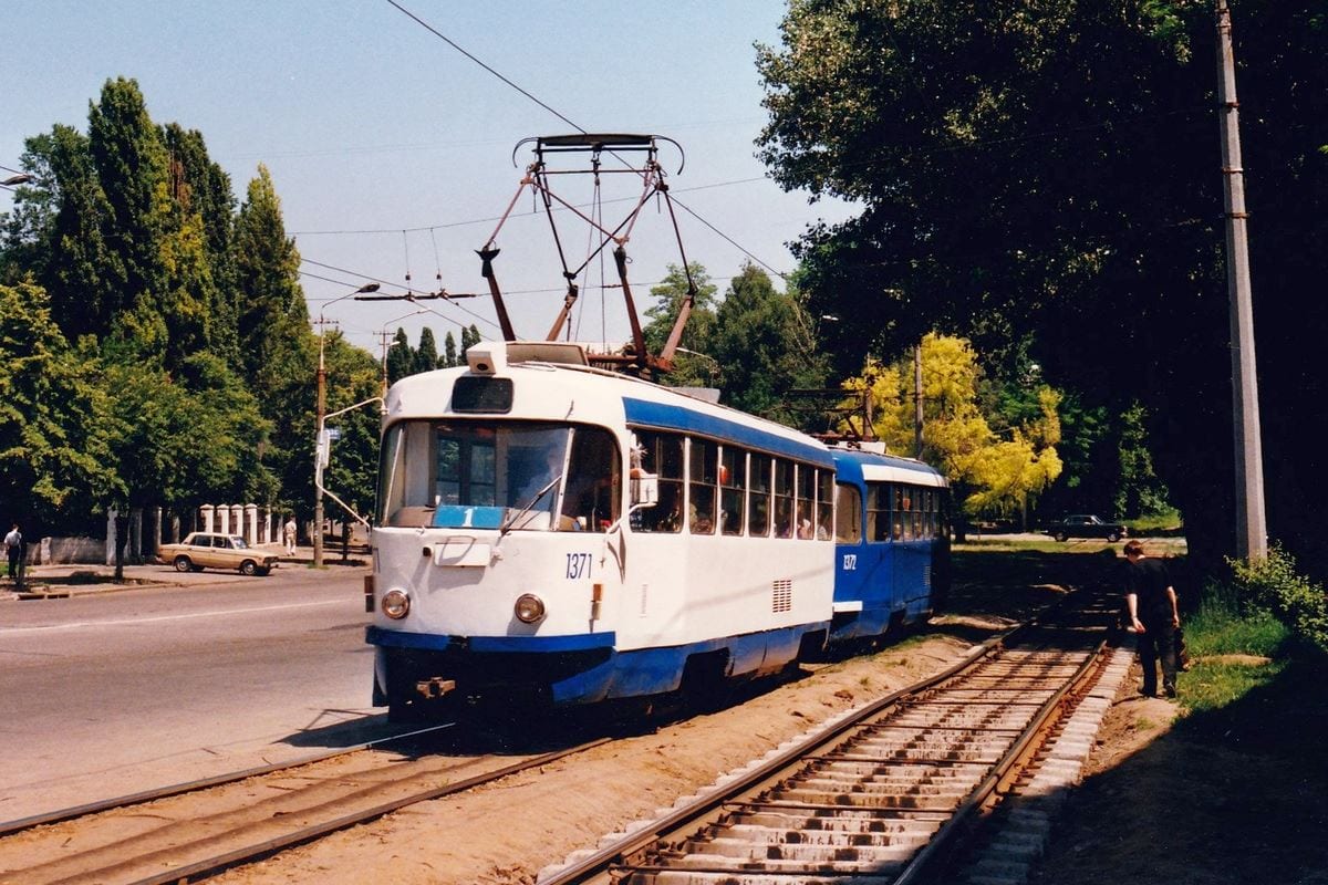 Электропаутина города: в сети появились фото трамваев Днепра 1997 года. Новости Днепра