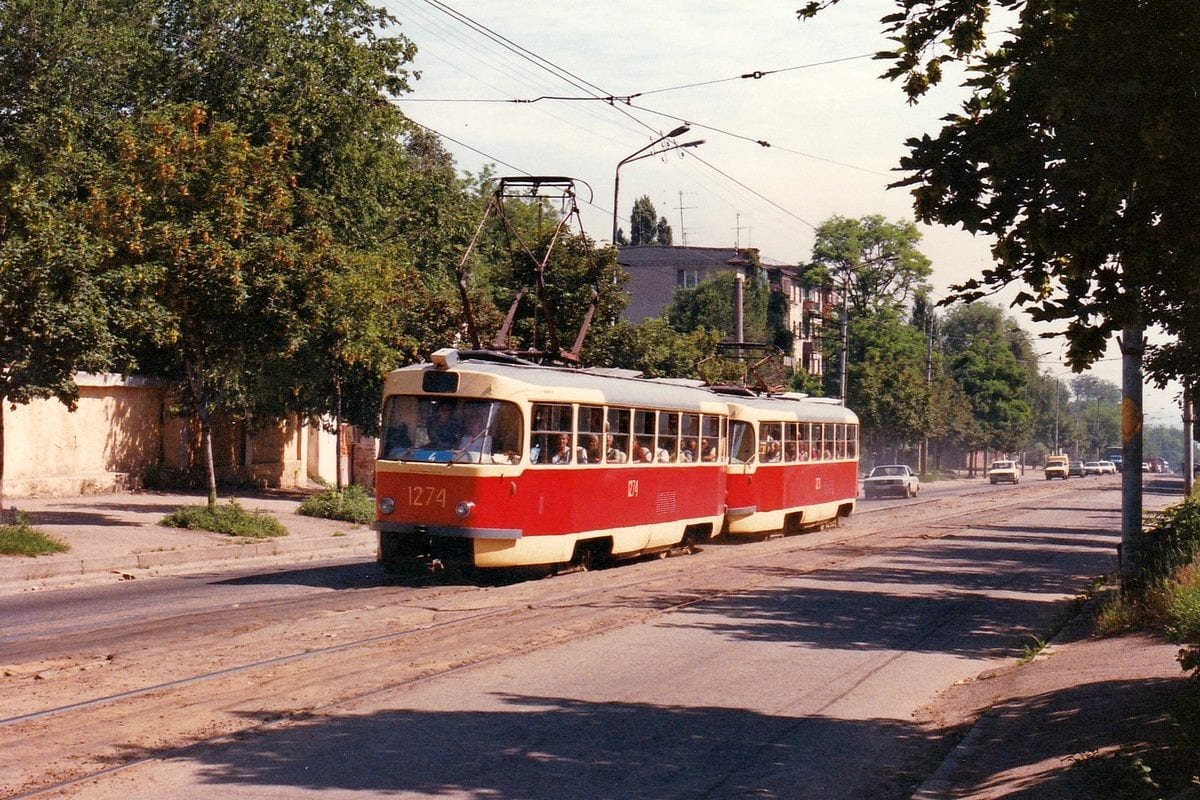 Электропаутина города: в сети появились фото трамваев Днепра 1997 года. Новости Днепра