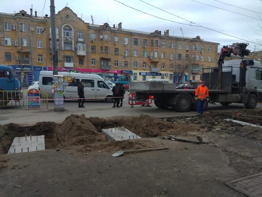 Тепло и комфорт: в Днепре на Слобожанском проспекте устанавливают современную остановку. Новости Днепра