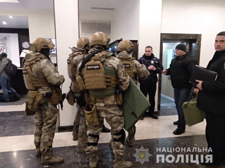 В Днепре гостиницу оцепил спецназ "КОРД": подробности. Новости Днепра