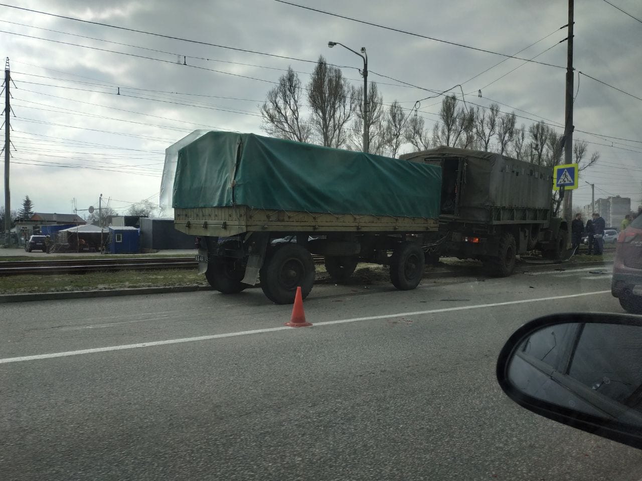 ДТП на Донецком шоссе: военный грузовик столкнулся с внедорожником (ФОТО). Новости Днепра