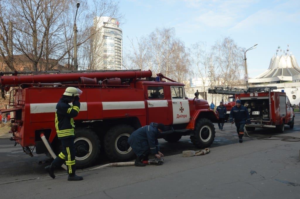 Пожар в одной из самых популярных поликлиник в центре Днепра: подробности (ФОТО, ВИДЕО). Новости Днепра