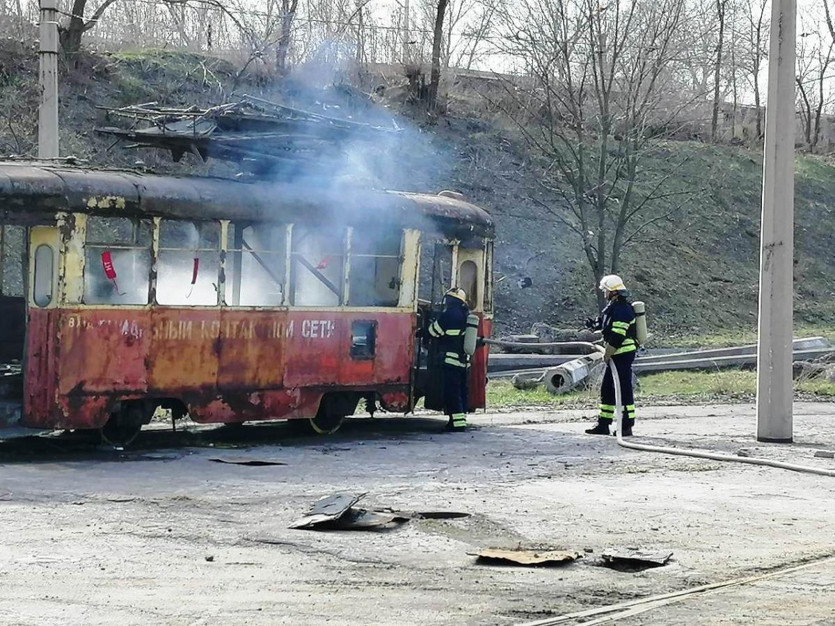 В Каменском уникальный трамвай превратили в хлам для тренировки ГСЧС. Новости Днепра