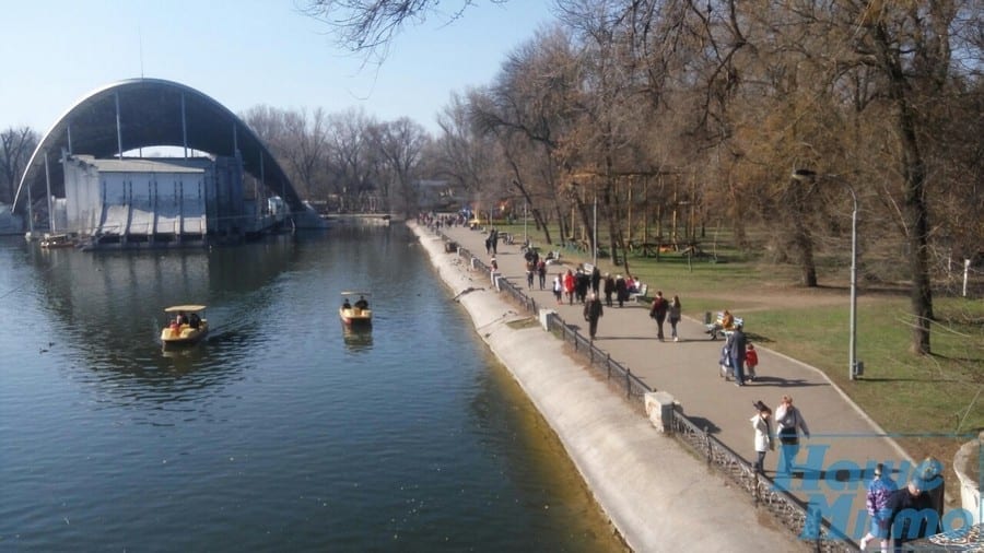 В Днепр пришла весна: катамараны в парке Глобы вышли на воду (фото). Новости Днепра