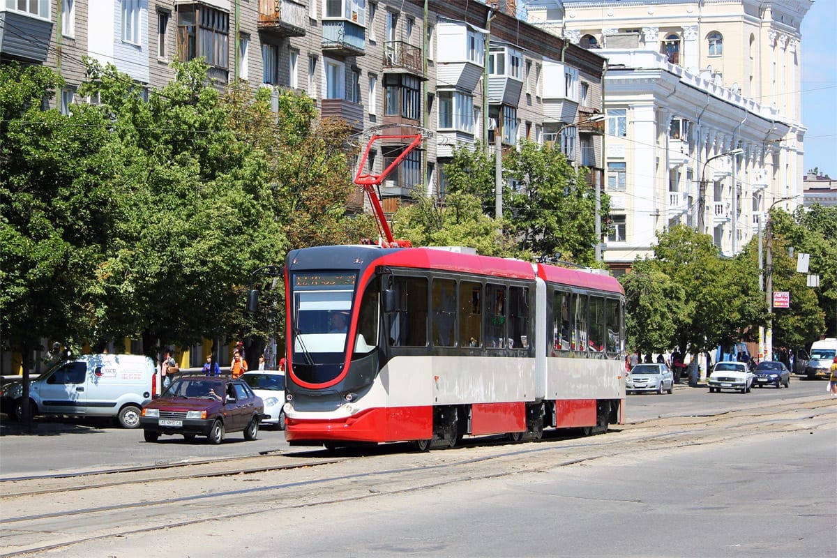 Современный трамваи из Днепра начинают возить киевлян. Новости Днепра