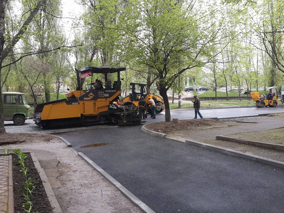 Реконструкция дворов на Красном Камне: заммэра Днепра назвал дату продолжения работ. Новости Днепра