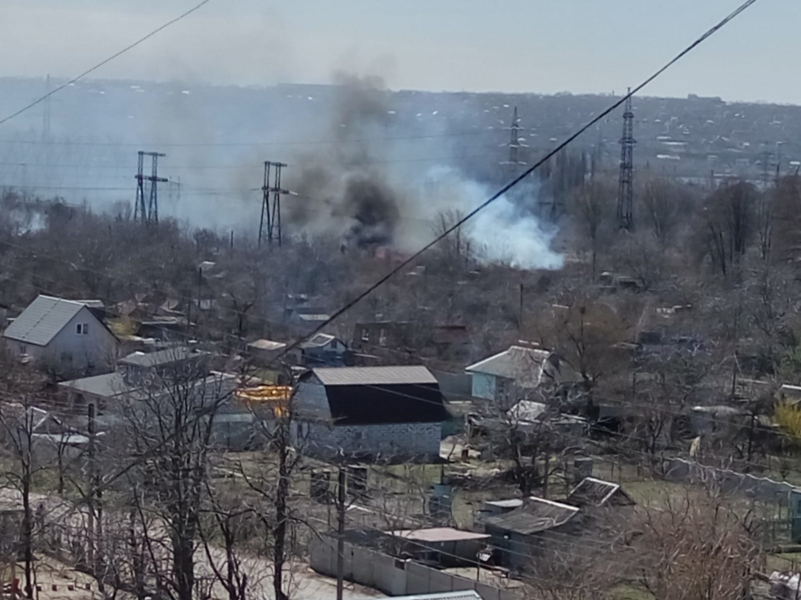 В Днепре пожар в районе Приднепровской ТЭС: горят дачи (Видео). Новости Днепра