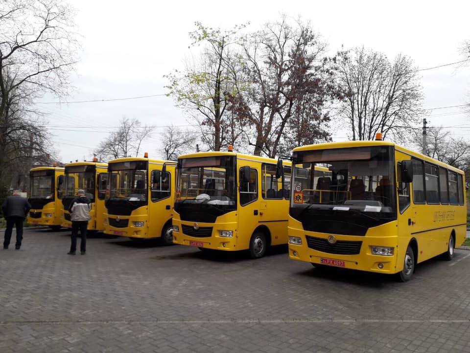 В школы Днепропетровщины детей будут возить новенькие школьные автобусы: подробности. Новости Днепра