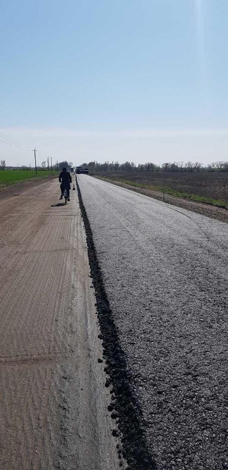 На "известной" у водителей трассе Днепр-Никополь стелют новенький асфальт. Новости Днепра