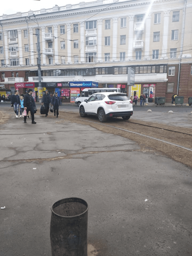 В Днепре появился "трамвай-внедорожник" (Фото). Новости Днепра