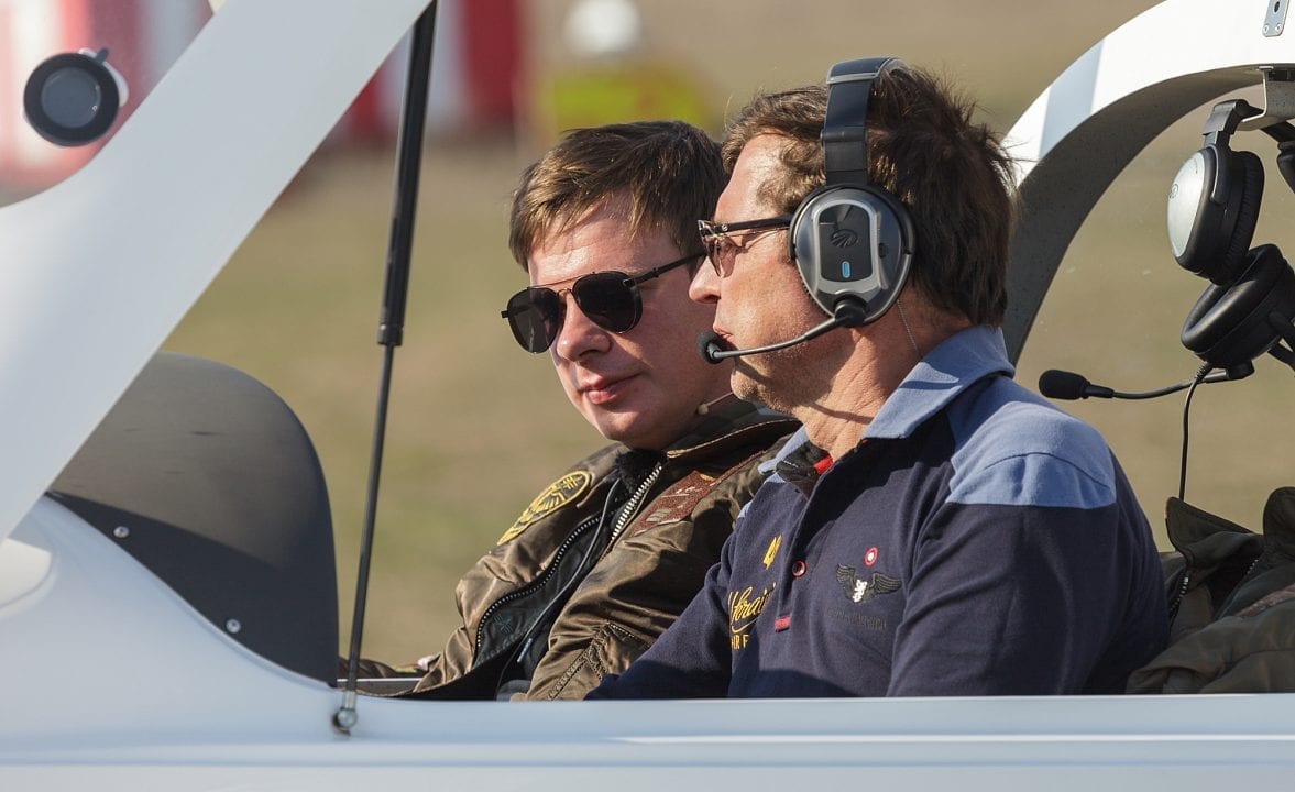 Дмитрий Комаров полетал над Днепром в рамках трехдневного рекордного полета по Украине. Новости Днепра
