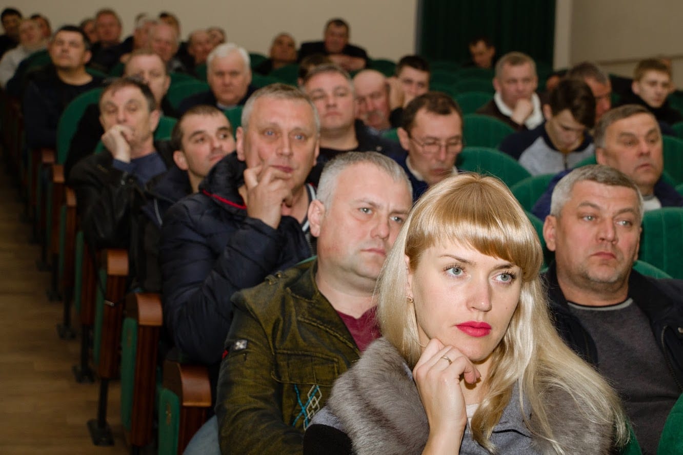 У Дніпрі провели громадські слухання щодо можливого збільшення вартості проїзду в маршрутках. Новости Днепра