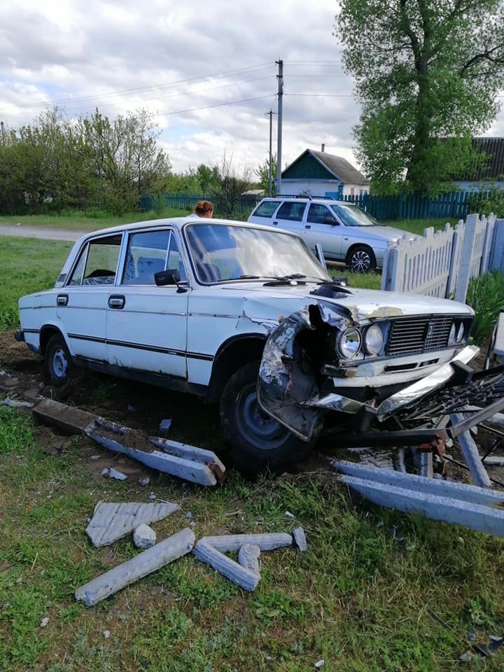 Под Днепром пьяные поминальщики врезались в ограду кладбища (Фото). Новости Днепра