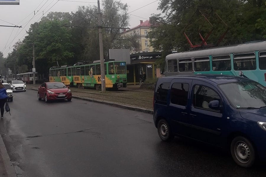 Серьезное ДТП в Днепре парализовало движение первого трамвая. Новости Днепра