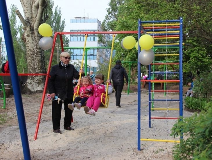В Приднепровске на месте пустырей появились современные детские площадки (ФОТО). Новости Днепра