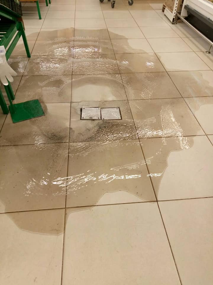 На Днепр обрушился ливень: затопило огромный супермаркет (Фото). Новости Днепра