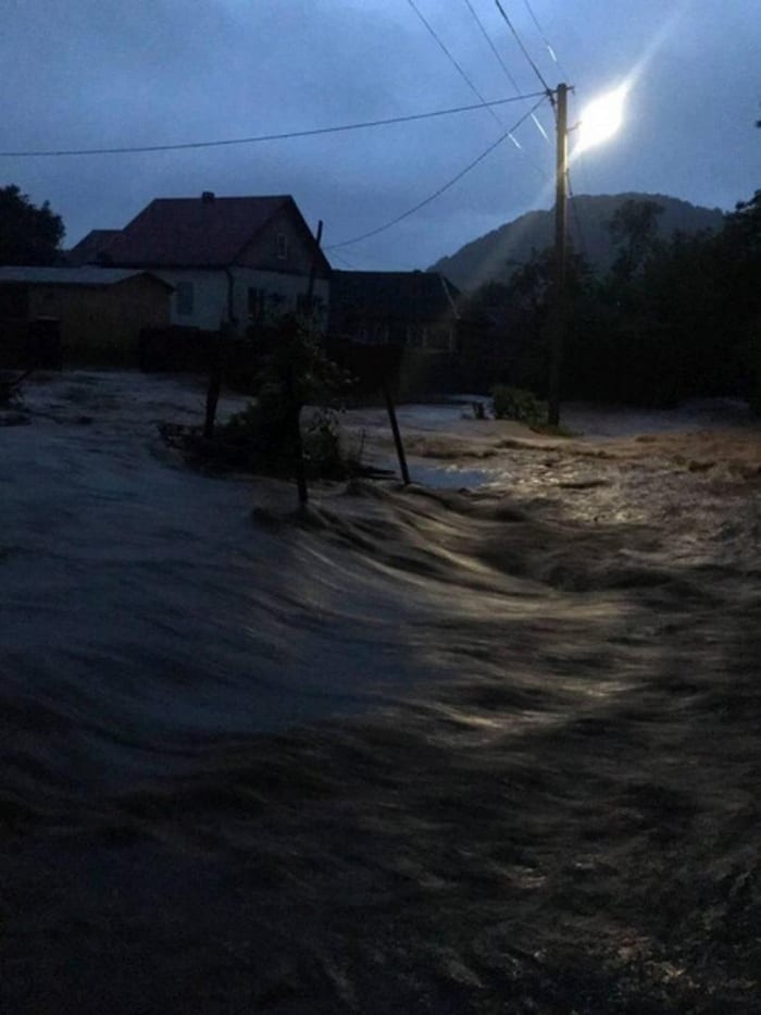 Большая вода наступает: на Закарпатье – сильное наводнение (Фото). Новости Днепра