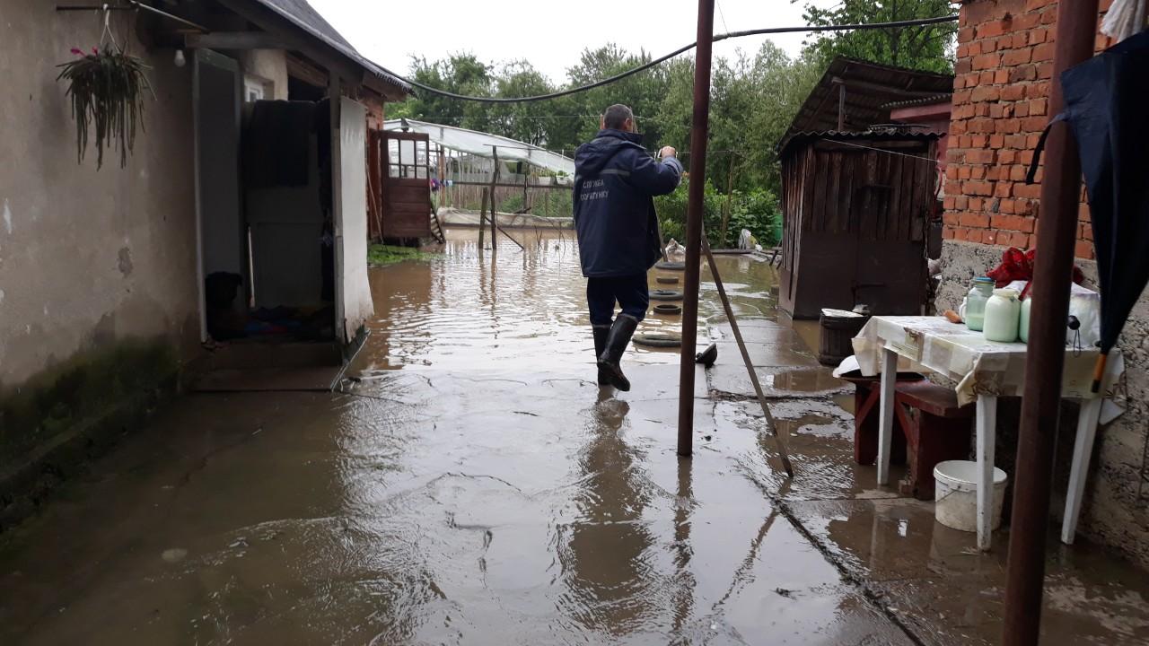 Большая вода наступает: на Закарпатье – сильное наводнение (Фото). Новости Днепра