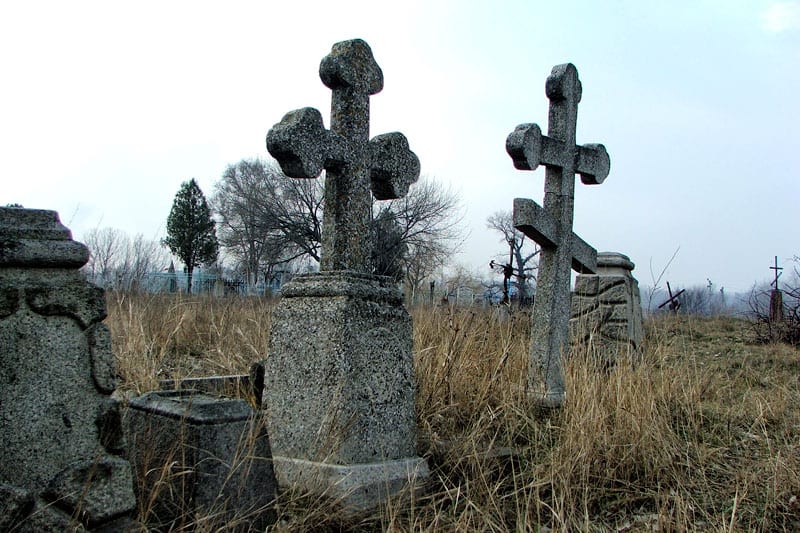 Памятники с языческими предпосылками: в Приднепровске есть столетний некрополь. Новости Днепра