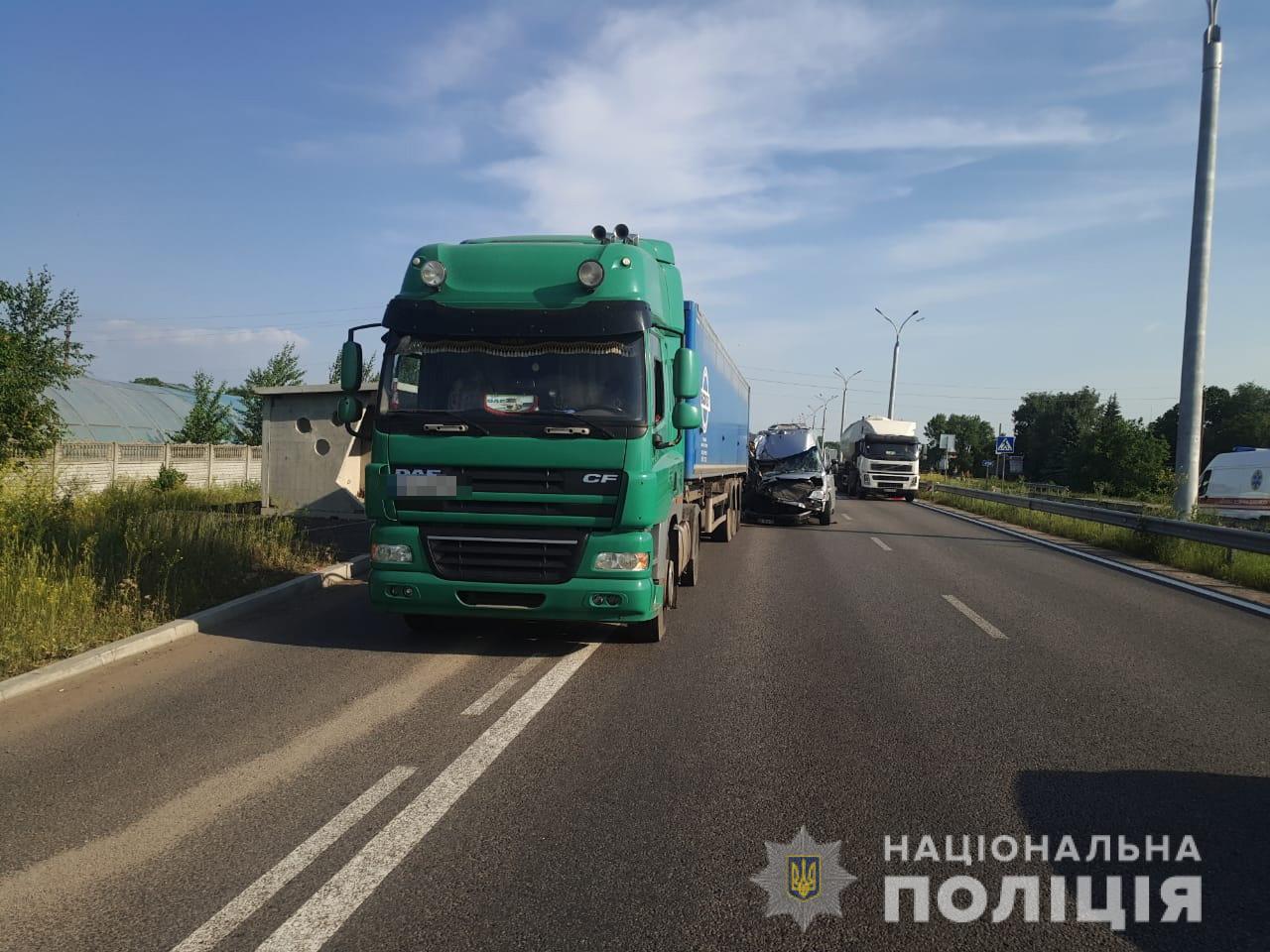 Ужасная авария со школьным автобусом под Днепром: стало известно, что с детьми. Новости Днепра