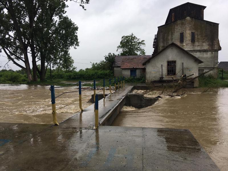 Большая вода наступает: на Закарпатье – сильное наводнение (Фото). Новости Днепра