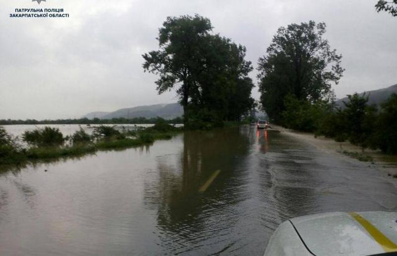 Большая вода наступает: на Закарпатье – сильное наводнение (Фото). Новости Днепра