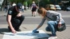 В центре Днепра патрульные разукрасили тротуары предупреждениями. Новости Днепра