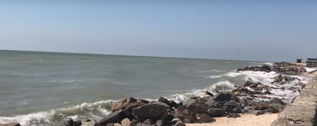 Азовское море отбирает берег: в Кирилловке из-за штормов пляжи стали меньше. Новости Днепра