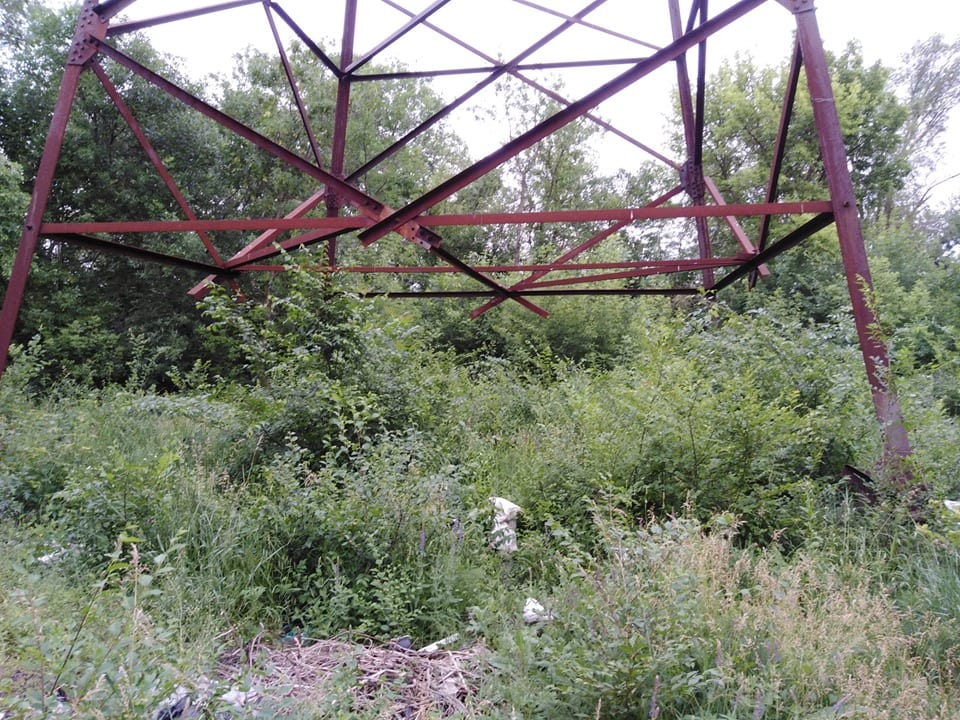 В Днепре охотники за металлом пилят электроопоры. Новости Днепра