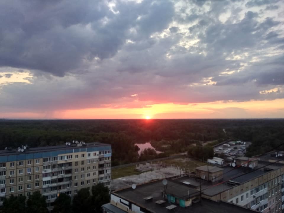 В Днепре жители засняли уникальный «огненный закат» (Фото). Новости Днепра