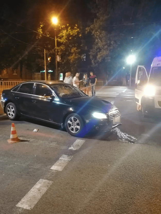 Страшное ДТП на ул. Театральной в Днепре: труба проткнула лобовое стекло (Фото). Новости Днепра