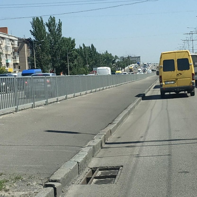 ДТП на Новом мосту Днепра: пробка начинается за несколько километров (Фото). Новости Днепра