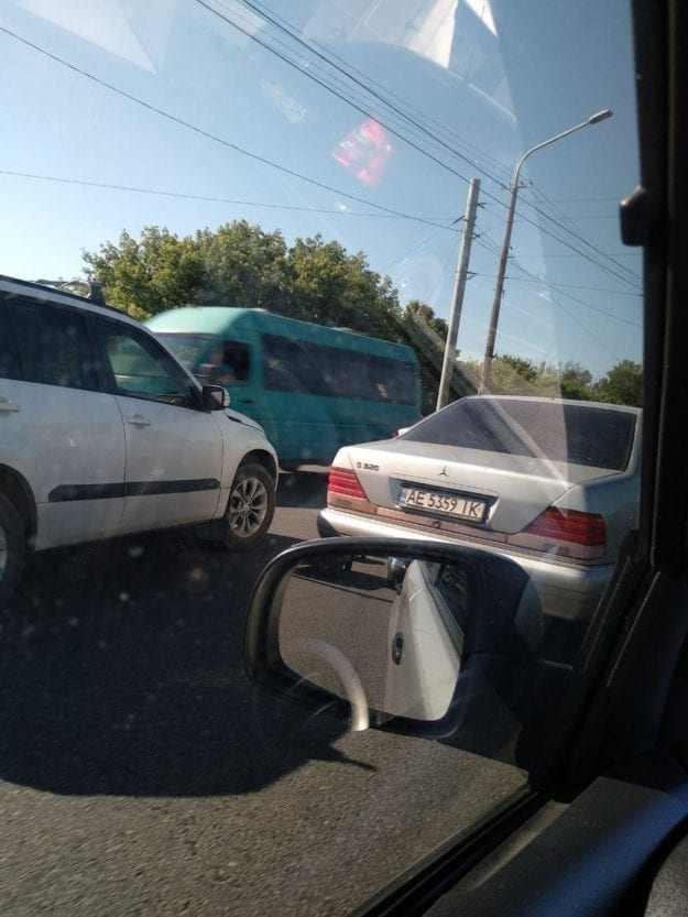 Серьезные пробки на мостах Днепра: движение парализовано. Новости Днепра