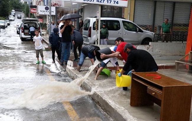 В Турции страшный потоп уносит жизни: водой залито все (Фото, видео). Новости Днепра