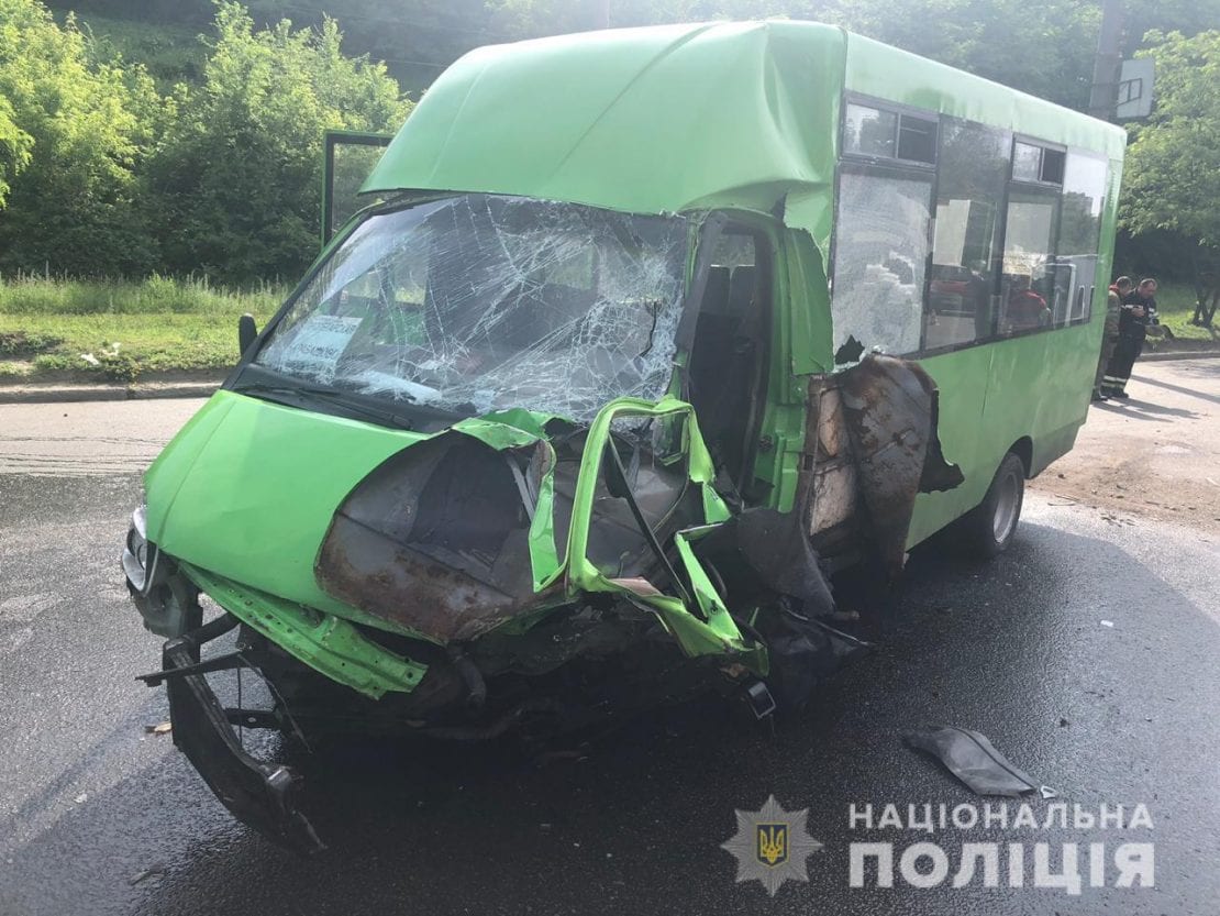 Жуткое ДТП с маршруткой: 15 человек пострадали в аварии в Харькове (Фото). Новости Днепра