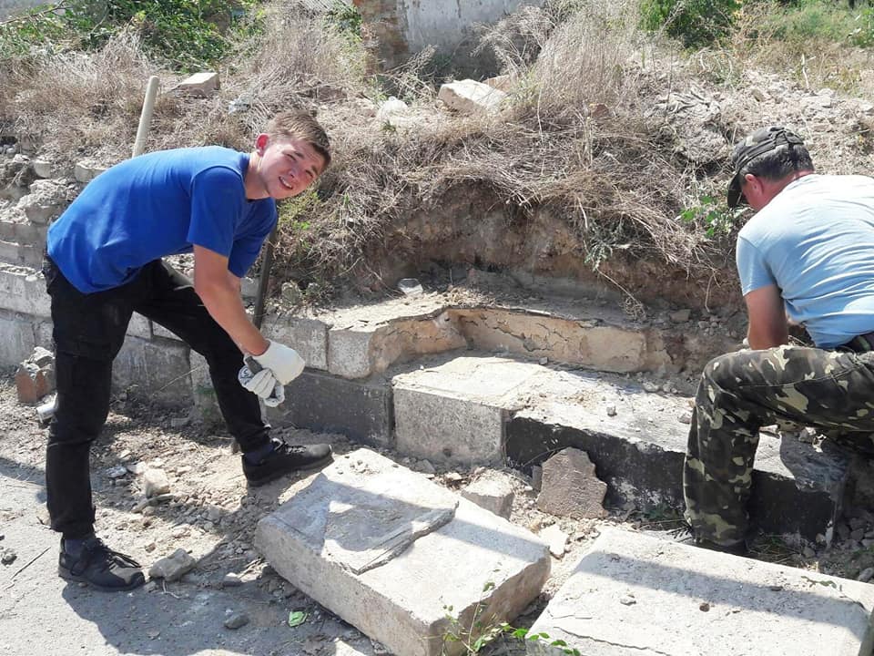 Школа на костях и фундамент из надгробий: в Запорожье сделали шокирующее открытие. Новости Днепра