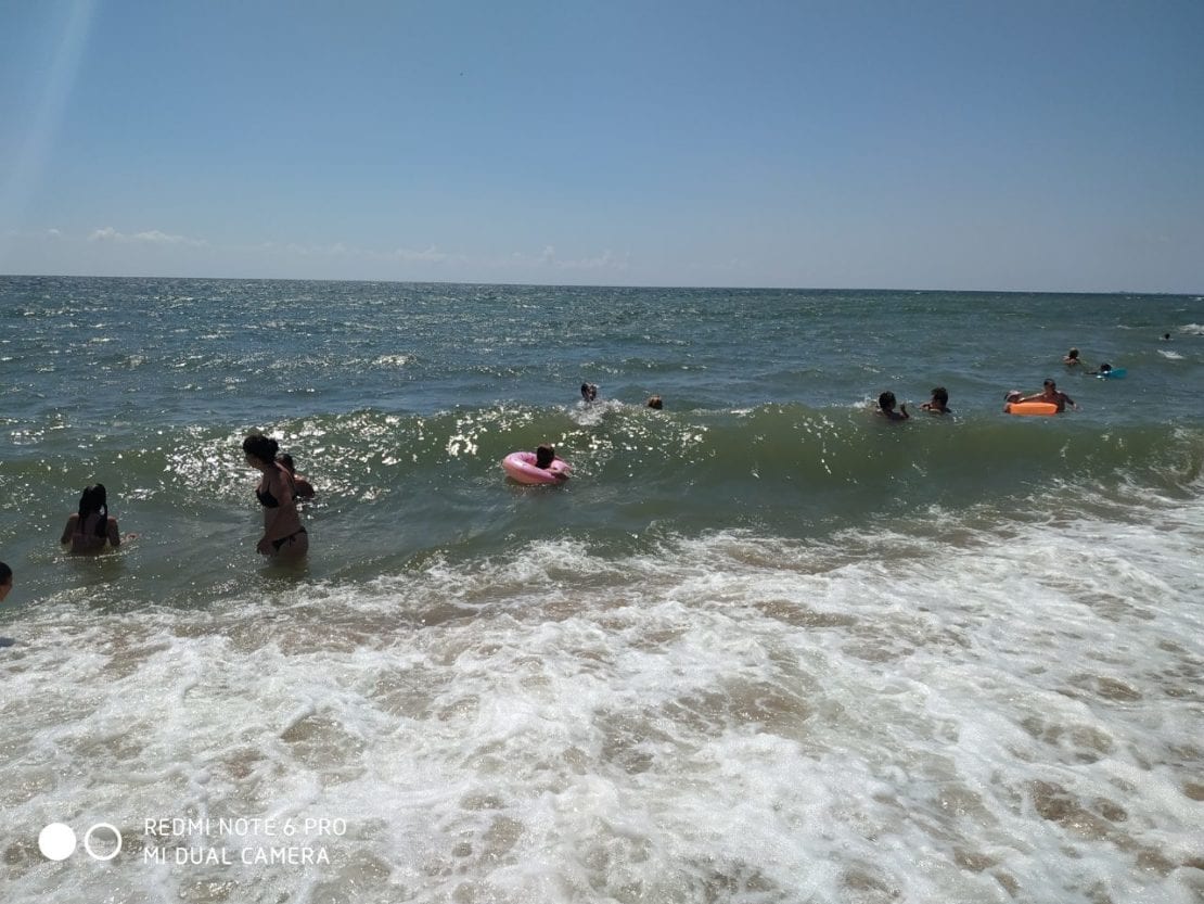 Азовское море удивляет погодой: отдыхающие не могут нарадоваться (Фото). Новости Днепра