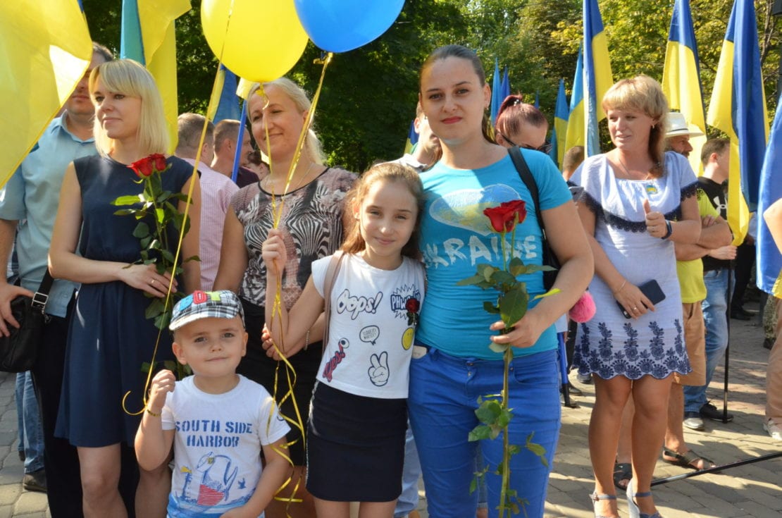 В Днепре торжественно подняли Флаг Украины. Новости Днепра