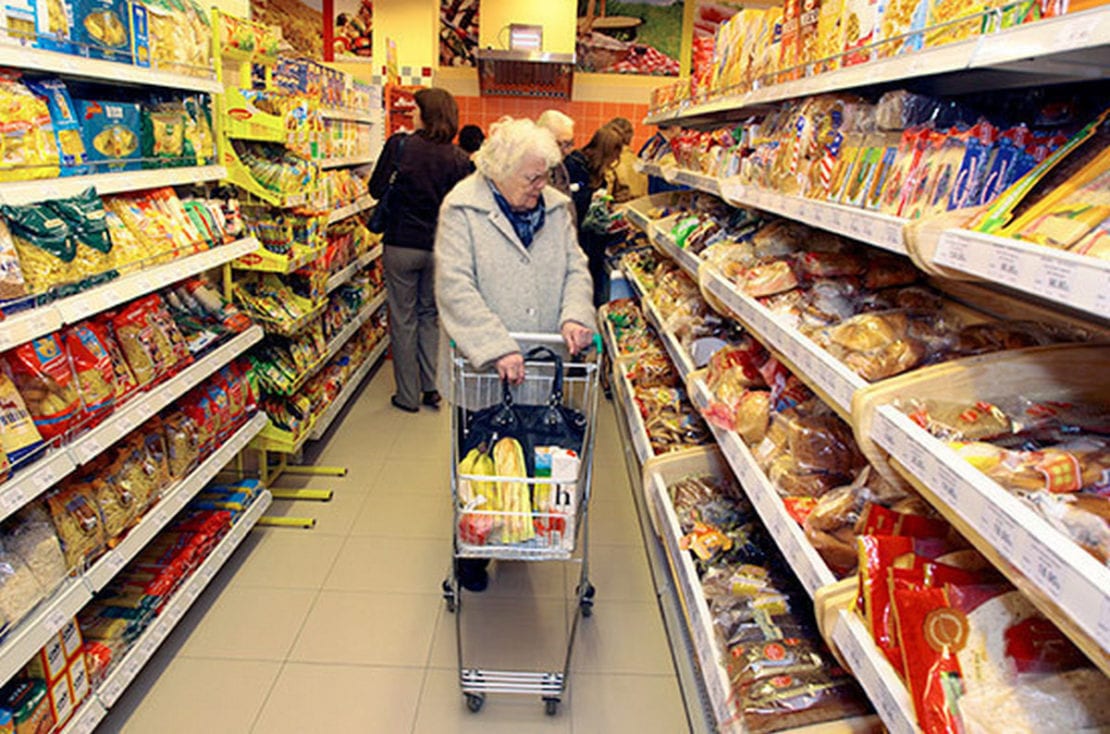 Поступок достойный уважения: в Павлограде мужчина сделал доброе дело для бабушки в супермаркете. Новости Днепра