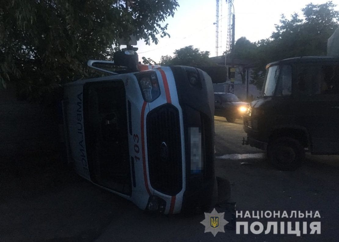 Последствия страшного ДТП со "скорой" в Днепре: врач и фельдшер находятся в тяжелом состоянии. Новости Днепра