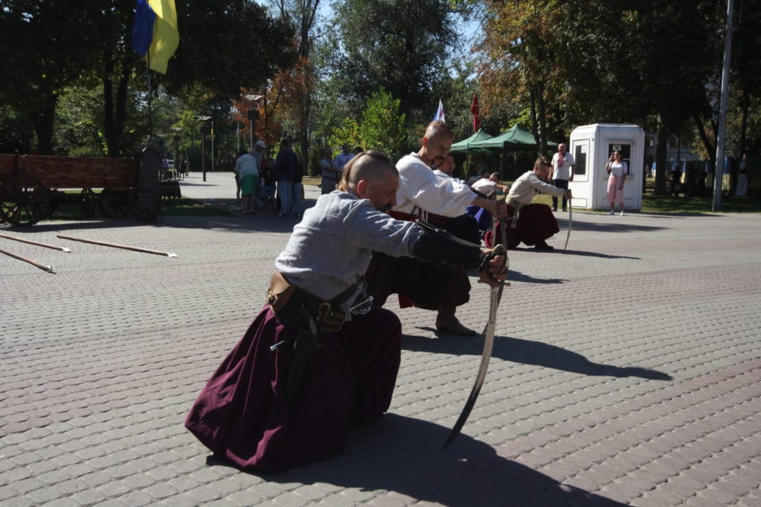 В центре Днепра обосновались казаки (Фото). Новости Днепра