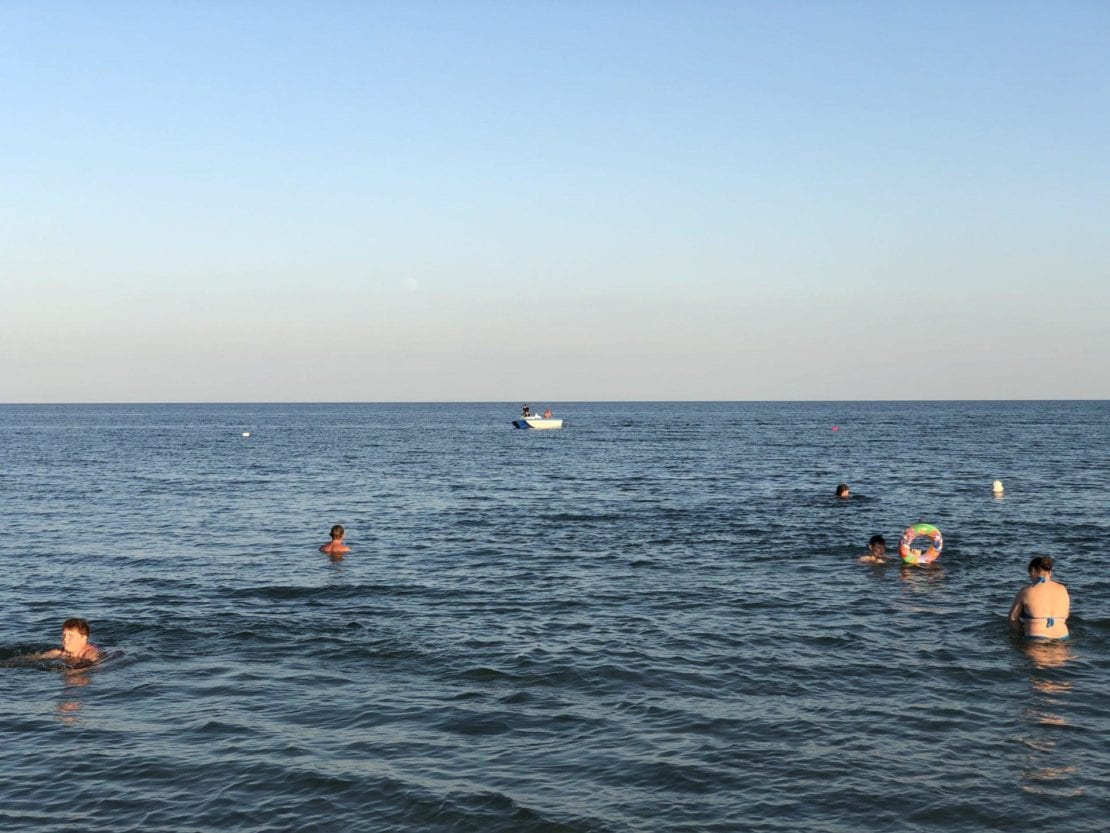 Отдых на Азовском море стал роковым: в Бердянске вторые сутки продолжается спасательная операция. Новости Днепра