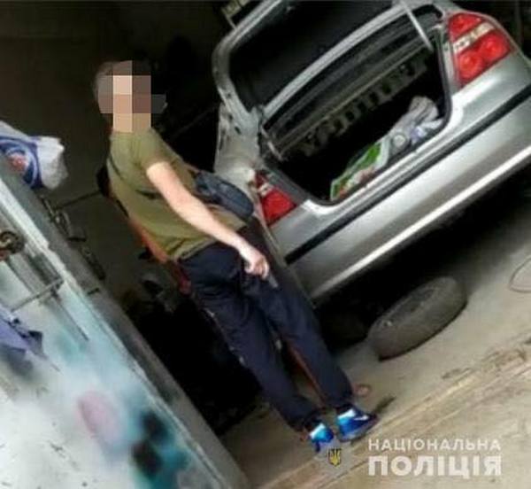 В Днепре клиент разгромил СТО из-за плохо покрашенного автомобиля жены. Новости Днепра