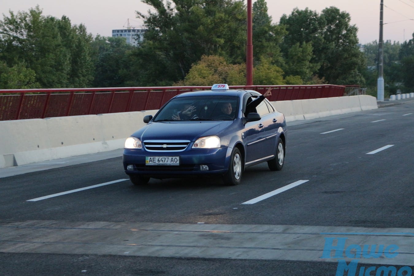 В Днепре через Новый мост поехали первые автомобили (Фото). Новости Днепра